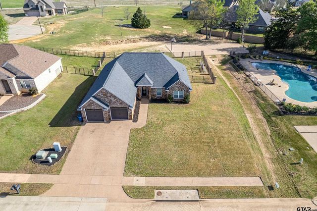 315 Corrigan Trails Blvd, Lindale, TX 75771