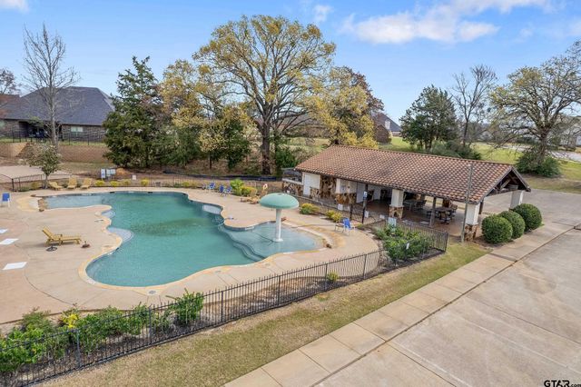 315 Corrigan Trails Blvd, Lindale, TX 75771