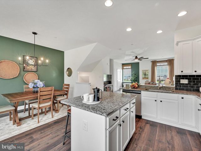 117 HOLSTEIN DR #164, Hanover, PA 17331