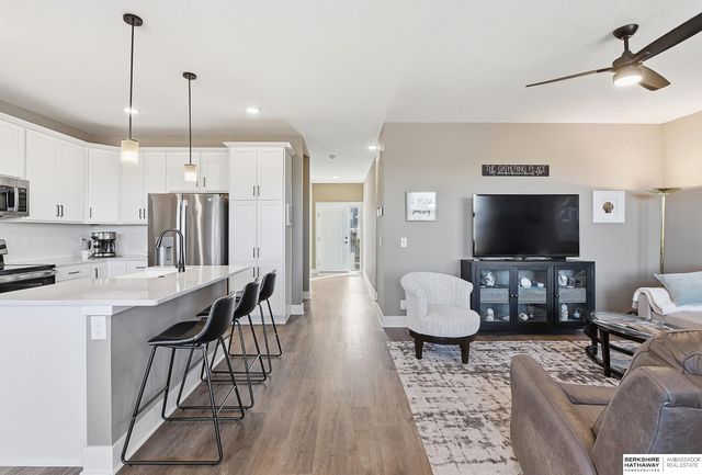 17512 Greenleaf Street, Omaha, NE 68136