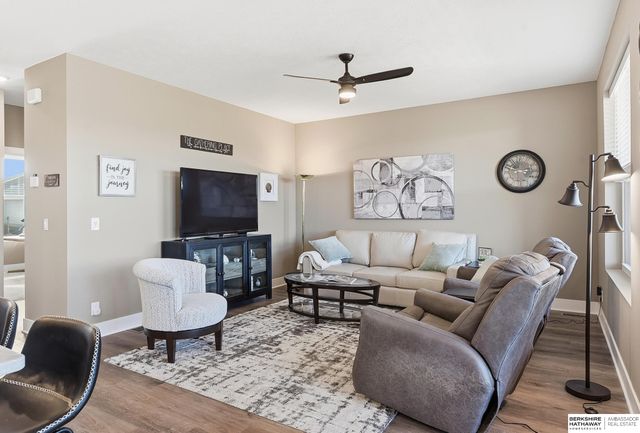 17512 Greenleaf Street, Omaha, NE 68136