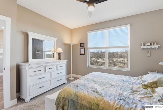 17512 Greenleaf Street, Omaha, NE 68136