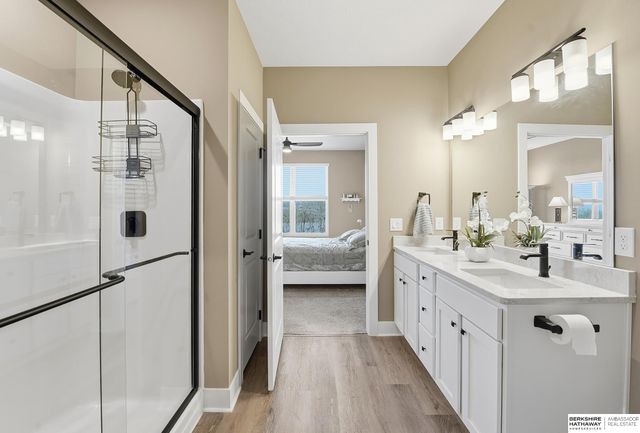 17512 Greenleaf Street, Omaha, NE 68136