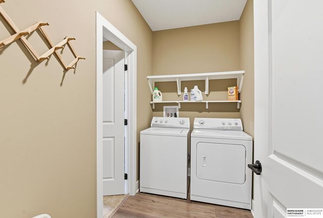 17512 Greenleaf Street, Omaha, NE 68136