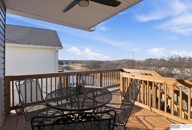 17512 Greenleaf Street, Omaha, NE 68136