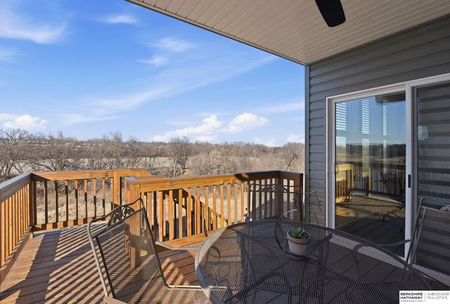 17512 Greenleaf Street, Omaha, NE 68136