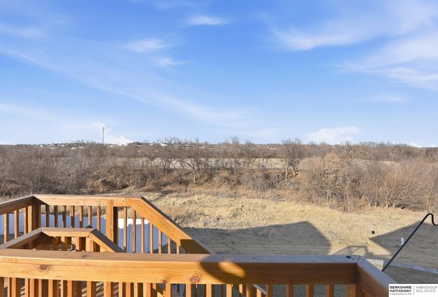 17512 Greenleaf Street, Omaha, NE 68136