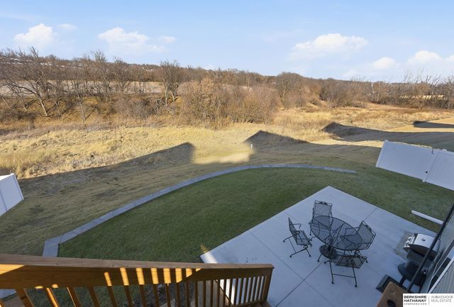 17512 Greenleaf Street, Omaha, NE 68136