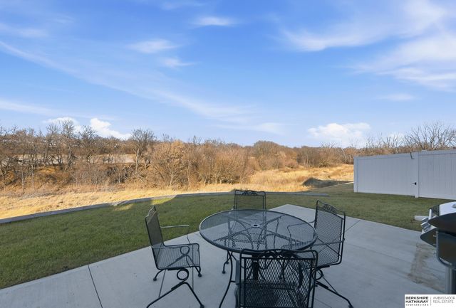 17512 Greenleaf Street, Omaha, NE 68136