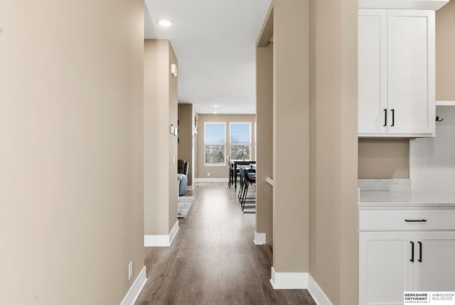 17512 Greenleaf Street, Omaha, NE 68136