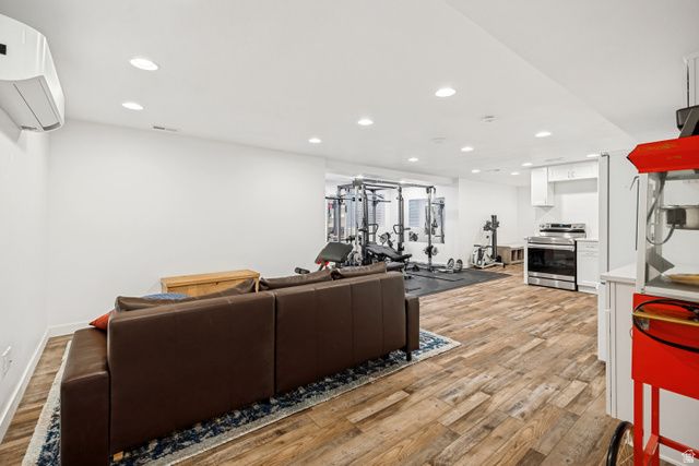 6076 S 4400 W, Hooper, UT 84315