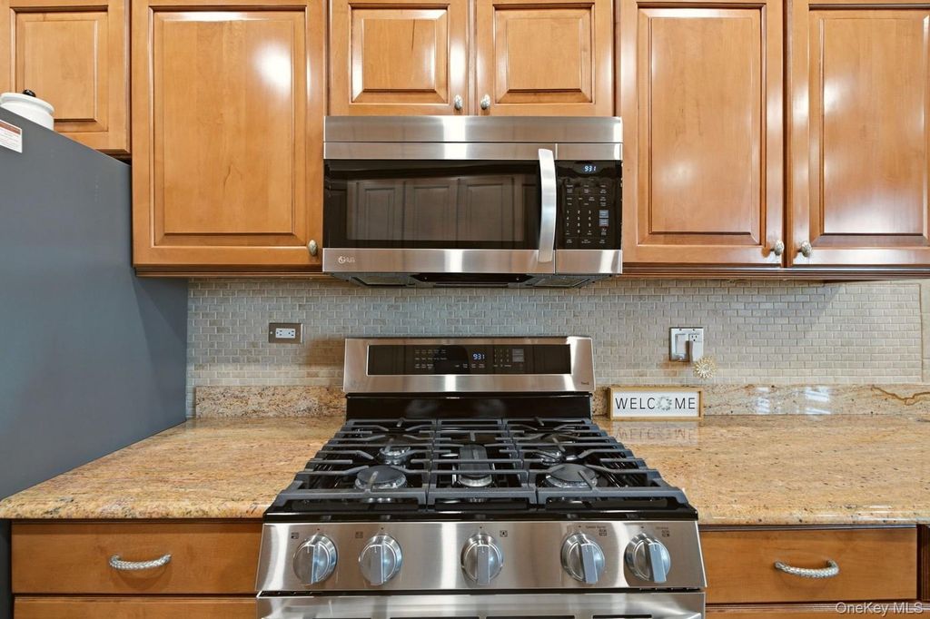 162-41 Powells Cove Boulevard 4S, Whitestone, NY 11357 — photo 2