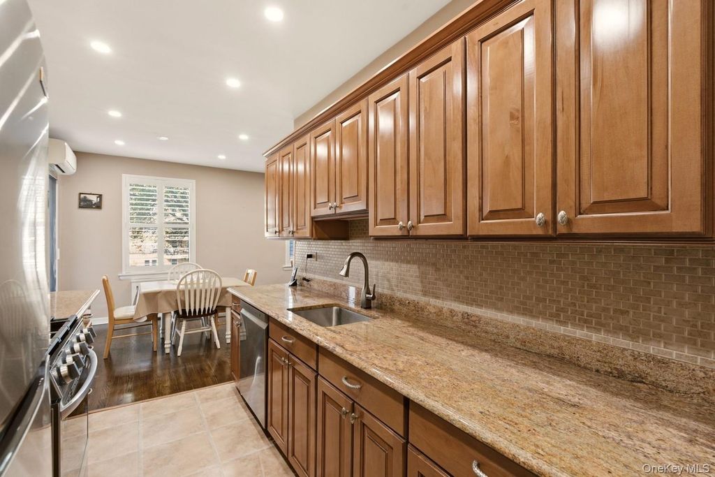 162-41 Powells Cove Boulevard 4S, Whitestone, NY 11357 — photo 3