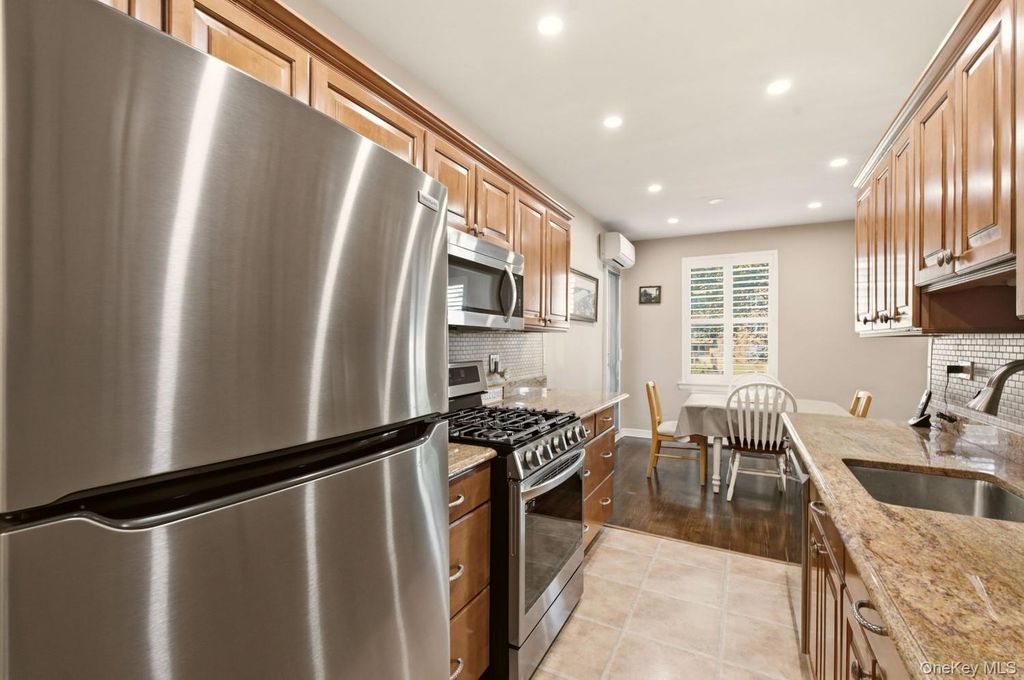 162-41 Powells Cove Boulevard 4S, Whitestone, NY 11357 — photo 4