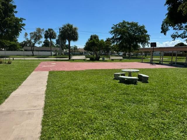 950 NW 80TH Avenue 201, Margate, FL 33063