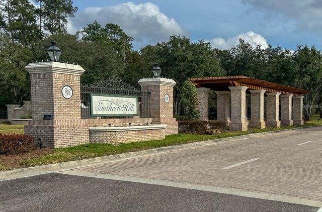 3926 SOUTHERN VALLEY LOOP, Brooksville, FL 34601