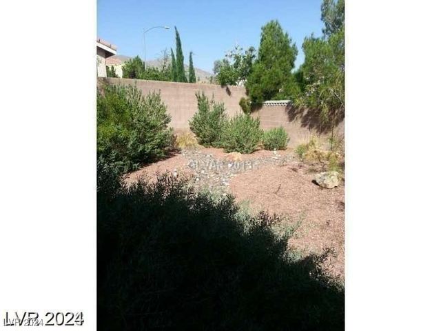 10372 Pink Cloud Court, Las Vegas, NV 89129