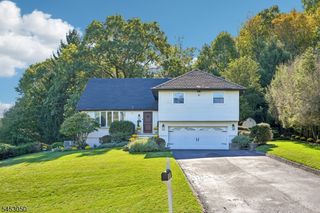 42 Emeline Dr, Hawthorne Boro, NJ 07506