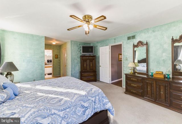 703 SYCAMORE CT, Laurel Springs, NJ 08021