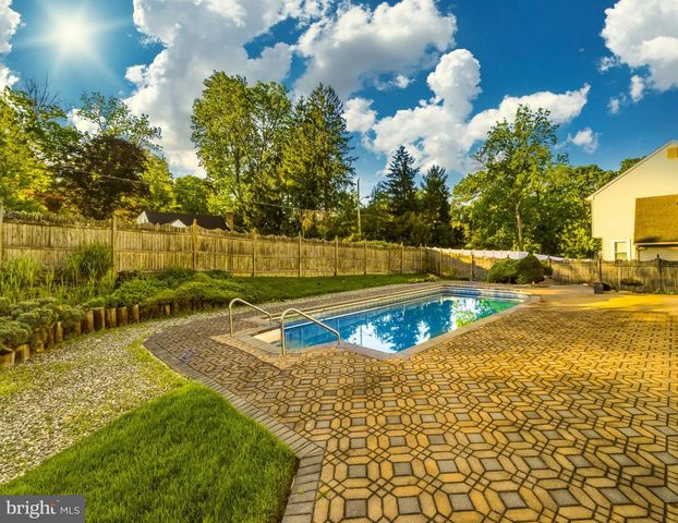 703 SYCAMORE CT, Laurel Springs, NJ 08021