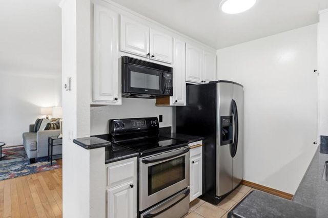 905 W Middlefield Road 975, Mountain View, CA 94043