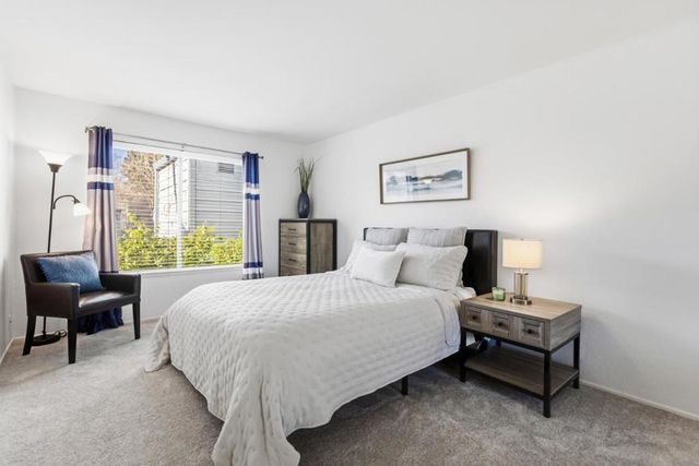 905 W Middlefield Road 975, Mountain View, CA 94043