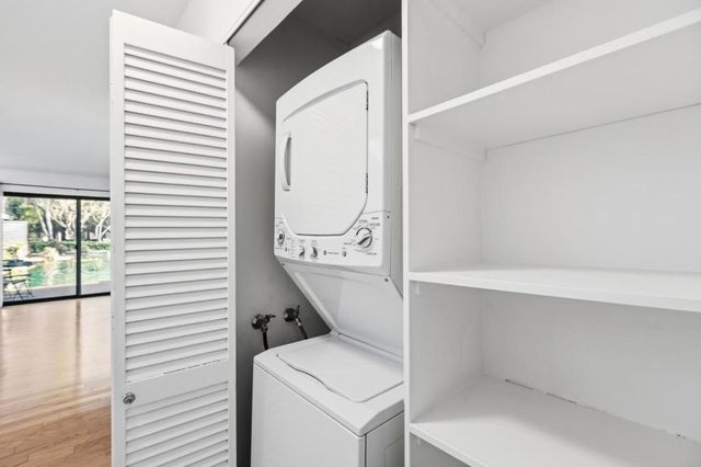 905 W Middlefield Road 975, Mountain View, CA 94043