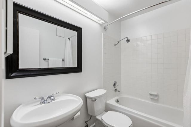 905 W Middlefield Road 975, Mountain View, CA 94043