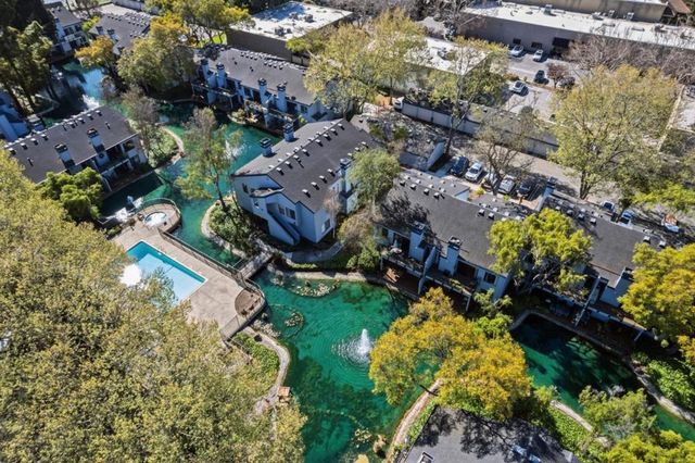 905 W Middlefield Road 975, Mountain View, CA 94043