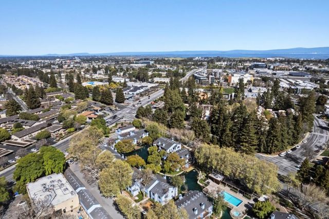 905 W Middlefield Road 975, Mountain View, CA 94043