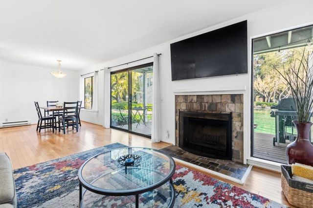 905 W Middlefield Road 975, Mountain View, CA 94043