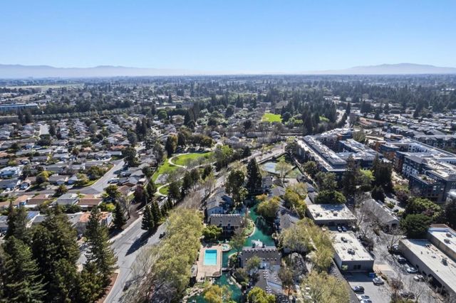 905 W Middlefield Road 975, Mountain View, CA 94043