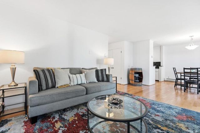 905 W Middlefield Road 975, Mountain View, CA 94043