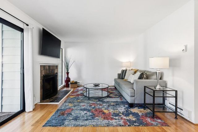 905 W Middlefield Road 975, Mountain View, CA 94043