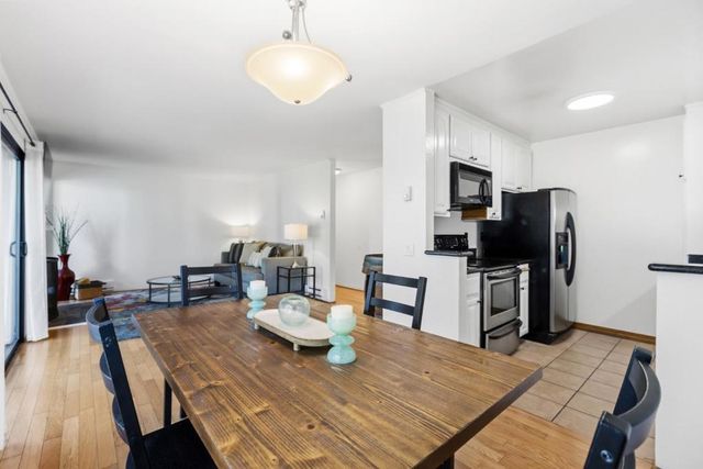 905 W Middlefield Road 975, Mountain View, CA 94043