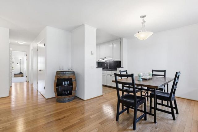 905 W Middlefield Road 975, Mountain View, CA 94043