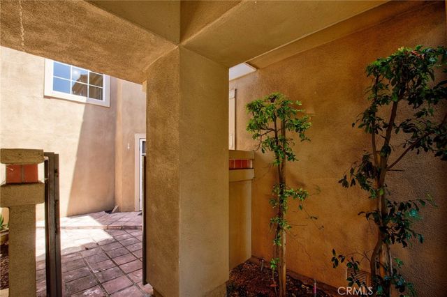 104 Cartier Aisle, Irvine, CA 92620