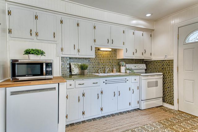2022 Harding Avenue, Evansville, IN 47711