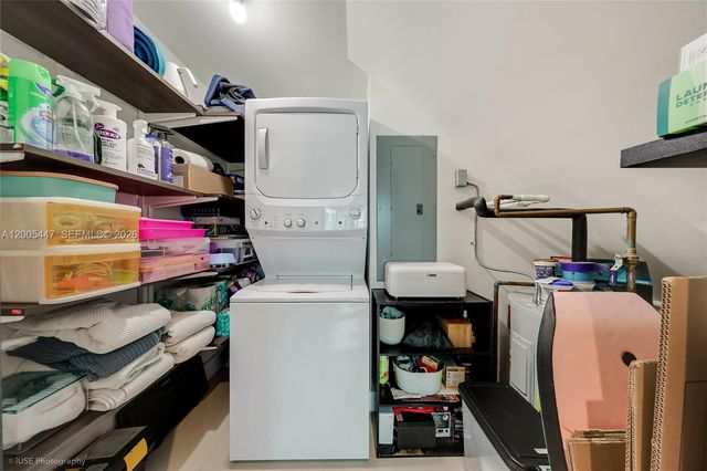 6000 Collins Ave 118, Miami Beach, FL 33140