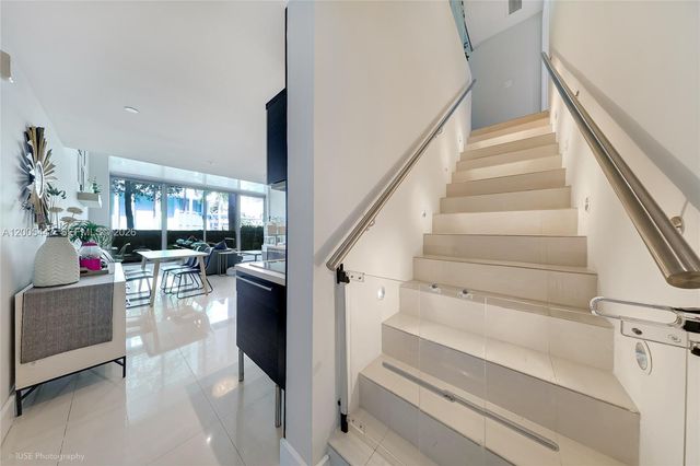 6000 Collins Ave 118, Miami Beach, FL 33140