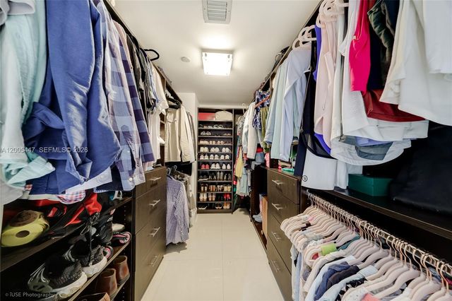 6000 Collins Ave 118, Miami Beach, FL 33140