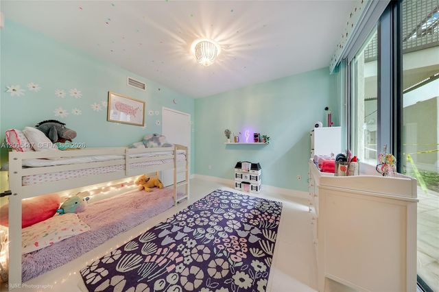6000 Collins Ave 118, Miami Beach, FL 33140