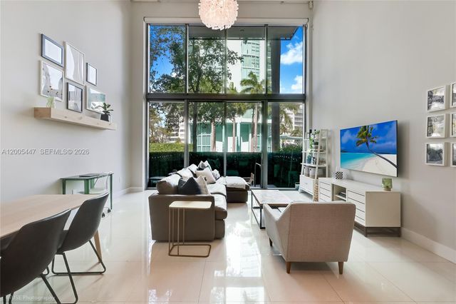 6000 Collins Ave 118, Miami Beach, FL 33140
