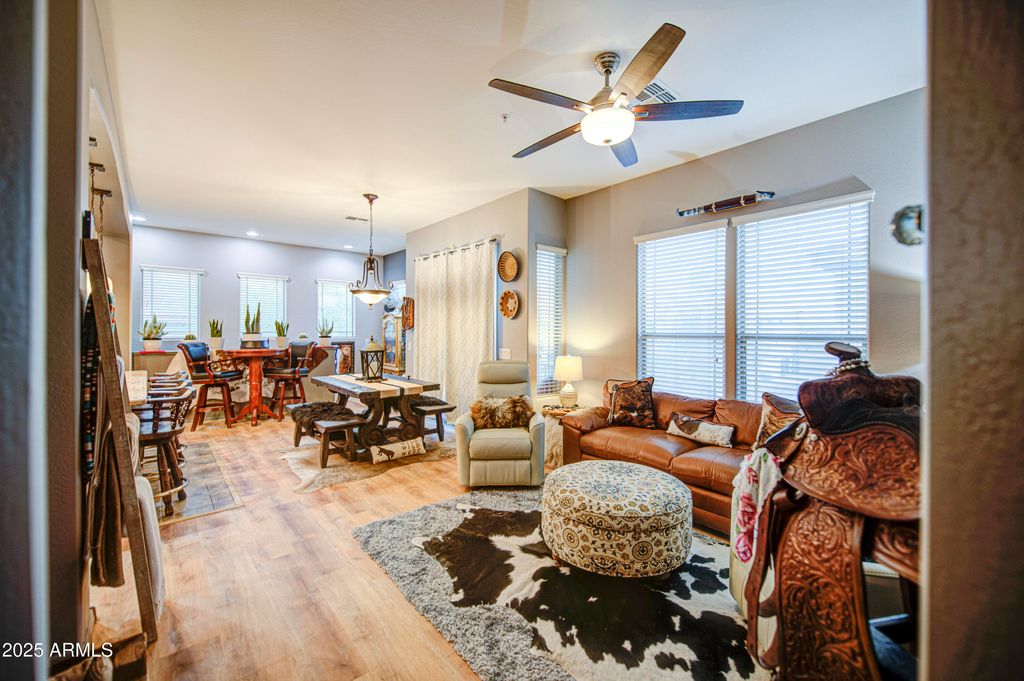 42424 N GAVILAN PEAK Parkway 63212, Anthem, AZ 85086 — photo 5