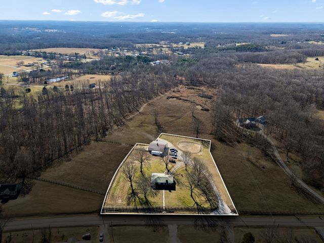 155 W Piney Rd, Dickson, TN 37055