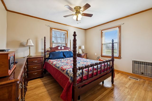 155 W Piney Rd, Dickson, TN 37055