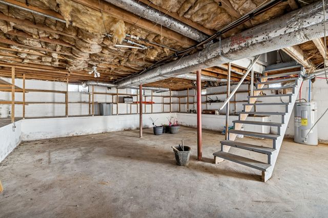 155 W Piney Rd, Dickson, TN 37055