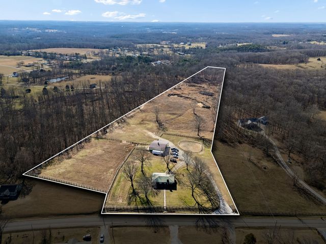 155 W Piney Rd, Dickson, TN 37055