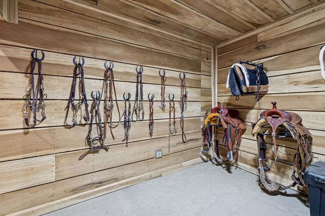 155 W Piney Rd, Dickson, TN 37055