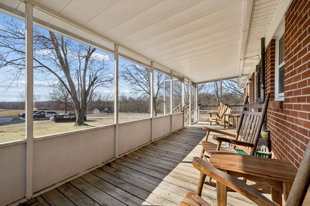 155 W Piney Rd, Dickson, TN 37055